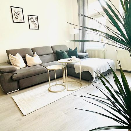 Renoviertes Apartment In Zentraler Lage - Wlan, Smart-Tv, Kueche, Balkon Und Queensize-Bett Fuer 4 Gaeste Ερφούρτη Εξωτερικό φωτογραφία